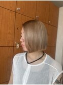 切りっぱなしボブ×ミルクティベージュ