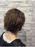 こなれ感爆発。シルエットで魅せる大人パーマ