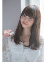 小顔斜めバング＆厚めバングのマーメイドアッシュハニーヘア