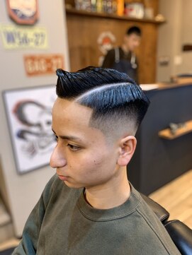 バーバー スタジオ ラフテル(Barber Studio RAFTEL) ハードパートスキンフェード