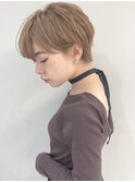 マッシュショート　前髪あり　髪型　ヘアアレンジ　耳掛け　小顔