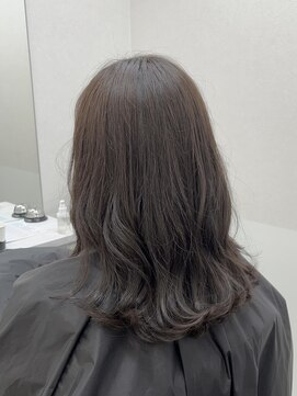 トッカ 三宮ANNEX(tocca) 艶髪/艶カラー/グレージュ【石井みな】