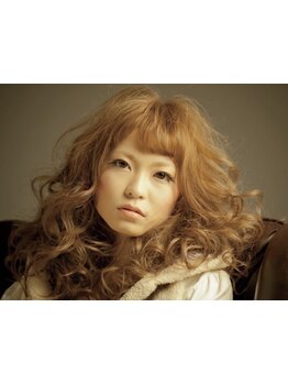 30年培ってきたカットの技術は自信があります。どんな髪質でもお任せください。