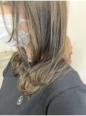 マットベージュ　ミディアム　波巻き