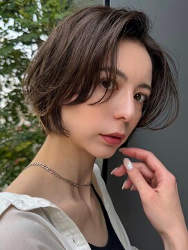 トルネード(TORNADO) 外国人風カーテンバングレイヤーショートボブ　n7.6.26