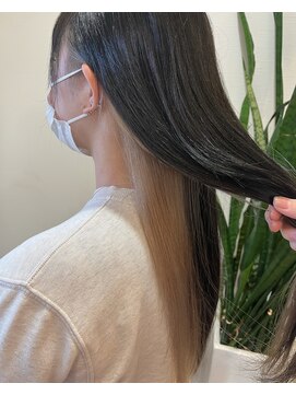 ラピステン 福岡天神 大名店(Lapis) 10代・20代/ハイトーンインナーカラー/ブラック×ベージュ