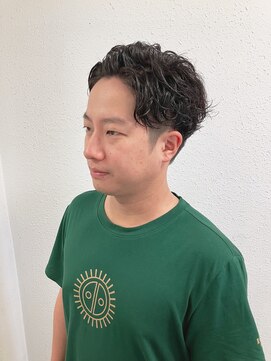 ジェナ(Jena) メンズツーブロックアップバングパーマ