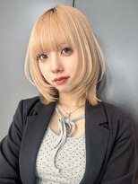 アルバム 銀座(ALBUM GINZA)&nbsp;ハイトーンブリーチブロンドミディアムショート小顔_F20847