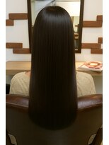 スローネ(THRONE)&nbsp;髪質改善酸性ストレートで艶髪／20代30代40代／新宿