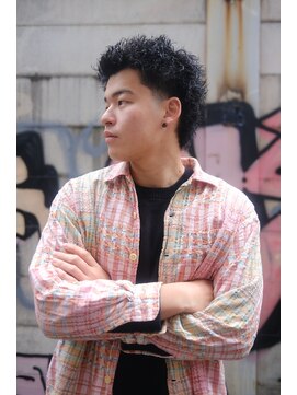 ランプ 代官山(the lamp) メンズ仏陀パーママレットヘア大人ハードパーマテーパーフェード