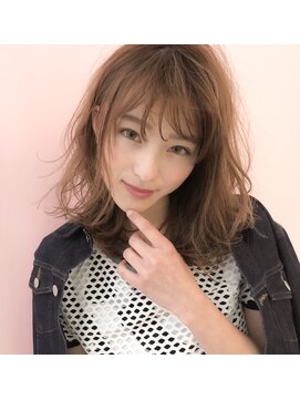 プラウド ジャケットに似合うミディアムスタイル