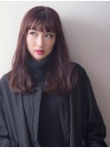 Aラインのセミロングヘア