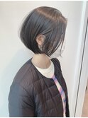 大人黒髪ハンサムショートボブセンターパート前髪なし