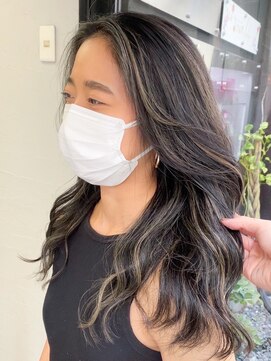 ノラ ウメダ(NORA UMEDA) 【NORA UMEDA 高木】ダークトーン外国人風細いハイライトカラー