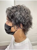 ブリーチ毛でもかかる。クリーム波巻きパーマスタイル