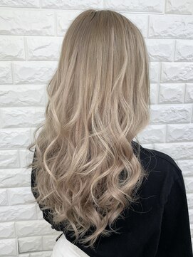 フィーネ 横浜(Fi -Ne) ホワイトグレージュ×ダイヤモンドプルエクステ100本