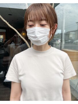 ヘアラウンジ アングゥ(hair lounge ungu) ベージュ耳掛けショート