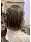 アッシュグレージュ×ボブ