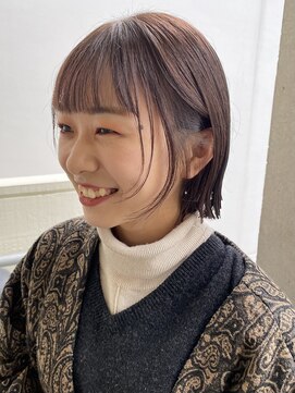 アトリエ フェム(atelier.fem) 【耳かけもカワイイ♪前髪ぱっつんbob】
