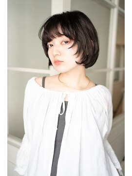 マグノリア オモテサンドウ(MAGNOLiA Omotesando) シンプルなニュアンスワンカールボブ・・・HINATA