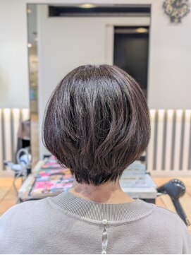 ショートボブ