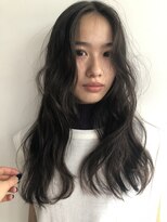 ナヌークカフラ(nanuk kafla)&nbsp;緩めナチュラルパーマに透け感のある色味を