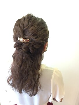 ベル(Belle) 【Belle】波ウェーブ☆ハーフアップ【朝霞台】