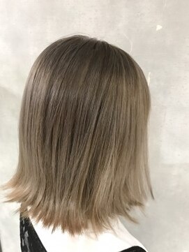 アンククロス 表参道(ANKH CROSS) 【ANKH CROSS表参道】 外ハネアッシュベージュ