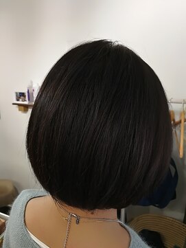 自然派美容室　トランスフォーム(TRANSFORM) 立体的な丸みのあるボブスタイル