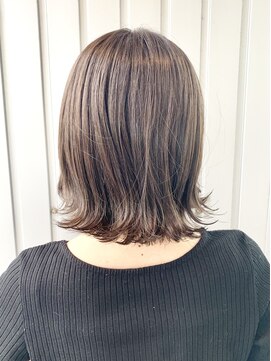 ナンブ セントラル(nambu-CENTRAL) 前下がりボブ