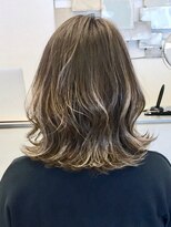 ミッテル(mittell)&nbsp;ミディアムヘア毛先パーマことりベージュ黒髪ウォーターフォール