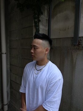 ウェルネス(Wellness) スキンフェード、ノーパート、サイドパート