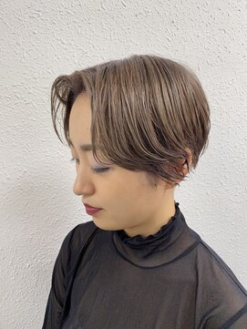 ジェナ(Jena) ハイトーンショートベージュ