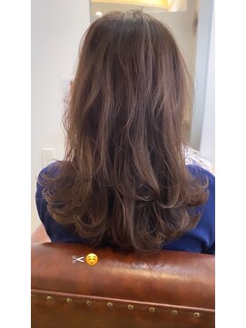 イニット 奈良新大宮(init.) 20代 30代 40代 ペールベージュ ラベンダーベージュ 横顔美人