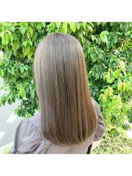 ブリス(VLISS) 赤みゼロ♪透明感たっぷりオリーブベージュ