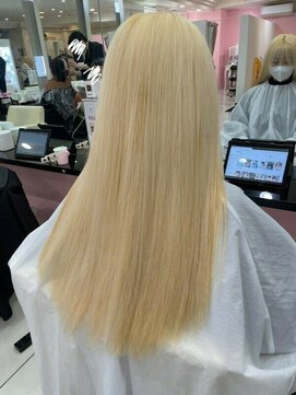 ビゼ 梅田(BIZE) ブロンドヘア【梅田/茶屋町】