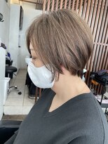 ハーツ(Heart's)&nbsp;白髪ぼかし/イメチェンヘアスタイル/前髪カタログ/ショートボブ