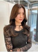 赤み消しグレージュカラー×流れるレイヤーカット◯伊藤