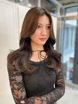 アリュウル 表参道 青山(Allure)&nbsp;赤み消しグレージュカラー×流れるレイヤーカット◯伊藤