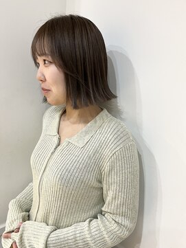 ネオリーブ チロル 横浜西口店(Neolive CiroL.) 切りっぱなしボブ×韓国風顔まわりカット