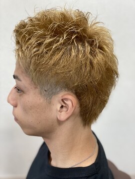ヘア ナヴォーナ 大浦店(hair NAVONA) スパイキーショート　ハイトーンカラー