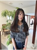 ぷつっと重めロングに顔まわりレイヤー