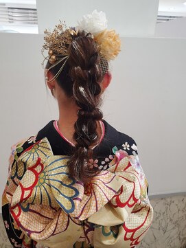 美容室 コーラル 編み下ろしポニー