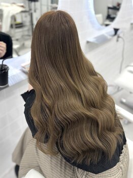 リヴ(LIV)の写真/髪質改善しながらカラーも叶う♪ブリーチ無しダブルカラーで理想の透明感◎