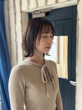 ニーゼロゼロナナ(2007) 【こなれ感UP】外はねボブ×透明感カラー