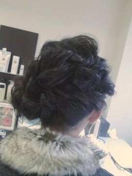 ヘアセットサロンエッジ(Edge) 卒業式編込みサイドお団子