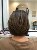 大人のグレージュカラースタイル