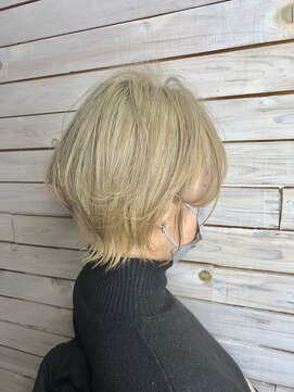 デコヘアー キートス(DECO HAIR kiitos) 外ハネショートgold beige