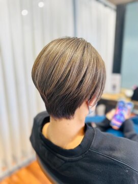 シャトン(chaton) 前下がりショート