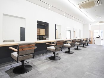ロッソ 川口店(Rosso)の写真/カフェ風の店内はゆったりと寛げる通いやすさが自慢。長く通えるサロンを探している方にこそお薦め[川口]